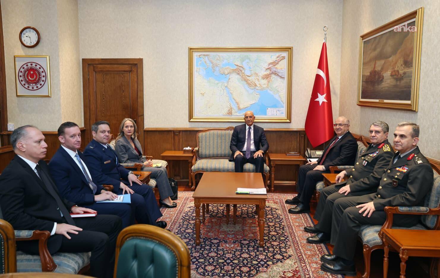 Güler-Barrack görüşmesindeki oturma düzenine tepki... CHP'li Murat Bakan: "Bu kare 'eşitiz' demiyor"