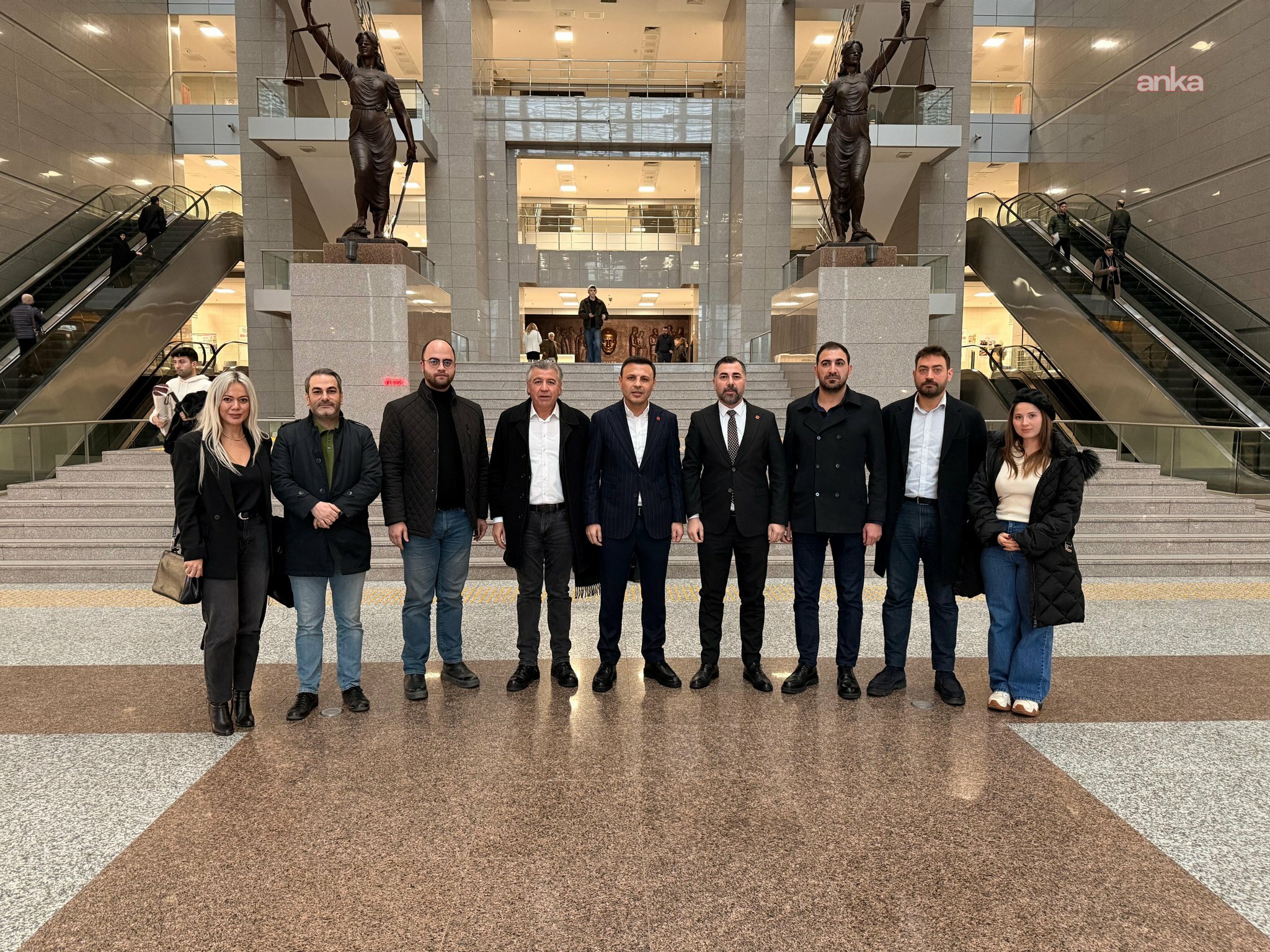 CHP'li Çelik'ten, AK Parti'nin afişleri için suç duyurusu