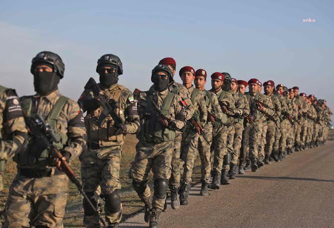 Suriye ordusu Deyr Hafir-Meskene hattında YPG/SDG hedeflerine karşı operasyon başlattı