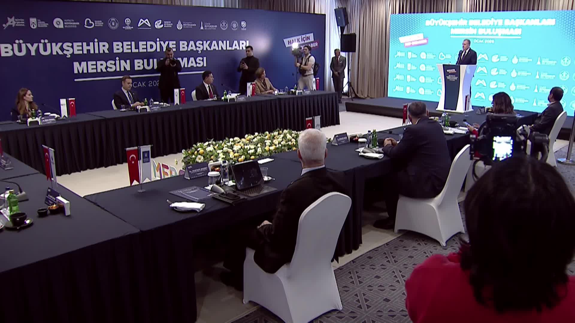 CHP'li büyükşehir belediye başkanları toplantısı... Vahap Seçer: "Partimizi iktidar yapacağız, Türkiye’nin üzerindeki bu kara bulutları hep beraber dağıtacağız"