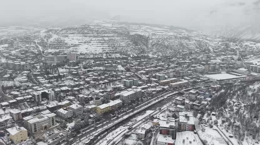 Kar yağışı nedeniyle Artvin'de 120 köy yolu ulaşıma kapandı