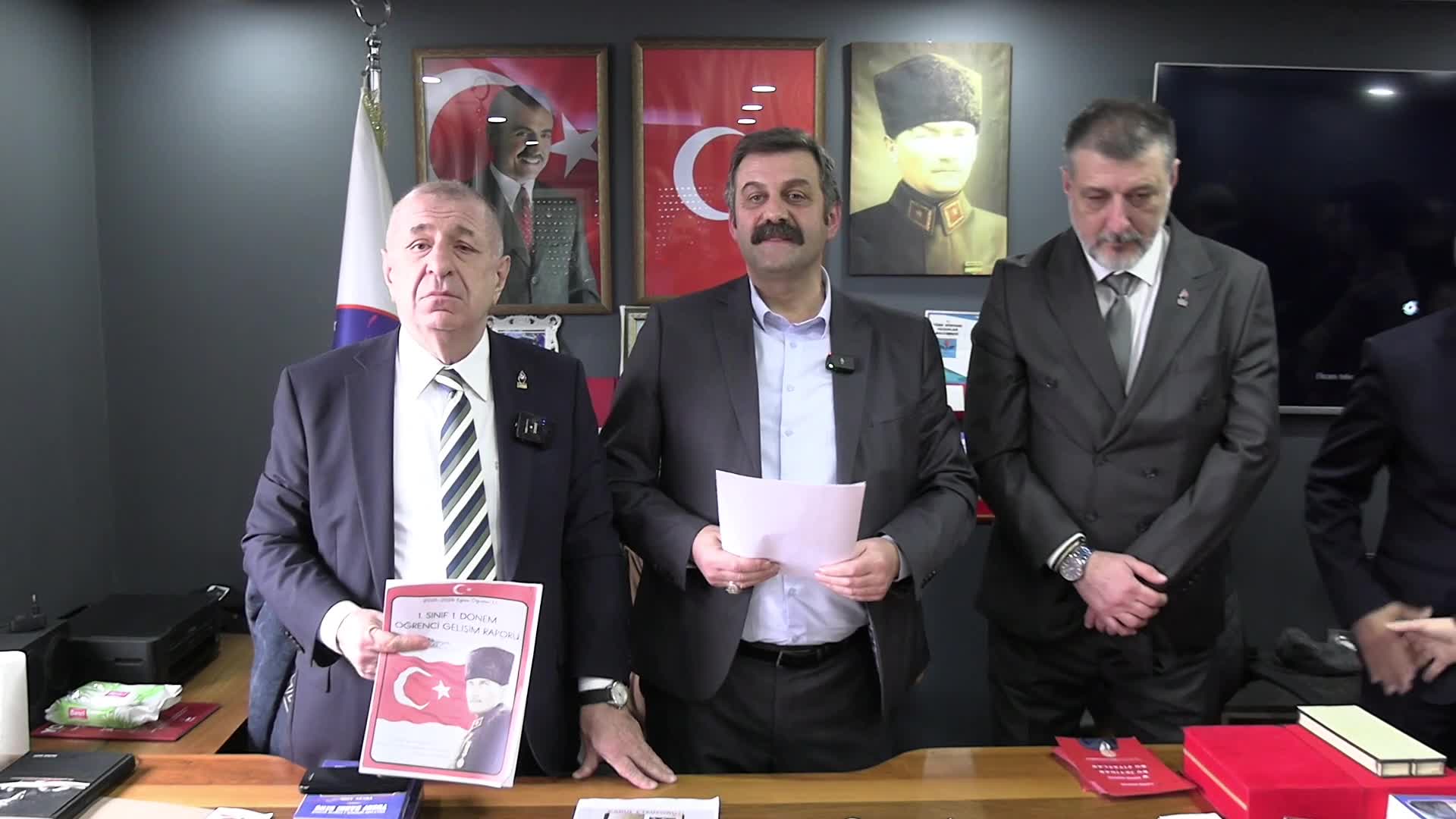 Ümit Özdağ'dan Bakan Tekin'e: "Atatürk'e olan öfkenin, nefretinin, kininin altında ne var?"