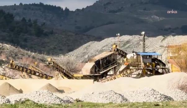 Doğa Derneği: Gördes Çayı'nı tehdit eden kum-çakıl ocağı projesinin ÇED kararını mahkeme iptal etti