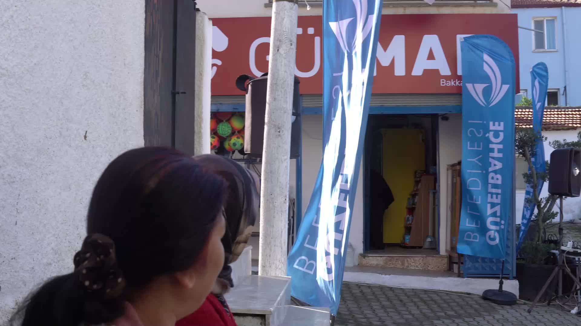 Güzelbahçe’de "GÜZMAR Bakkal Nihat" açıldı