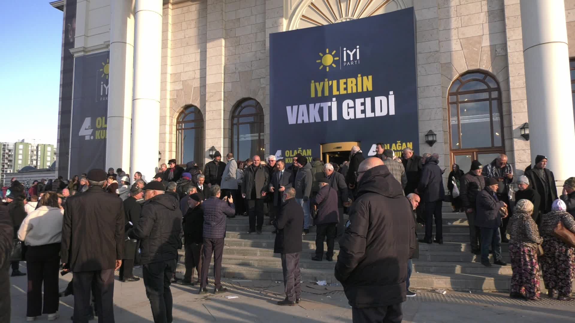 İYİ Parti 4. Olağan Kurultayı, Büyük Ankara Kongre Merkezi'nde yapılıyor