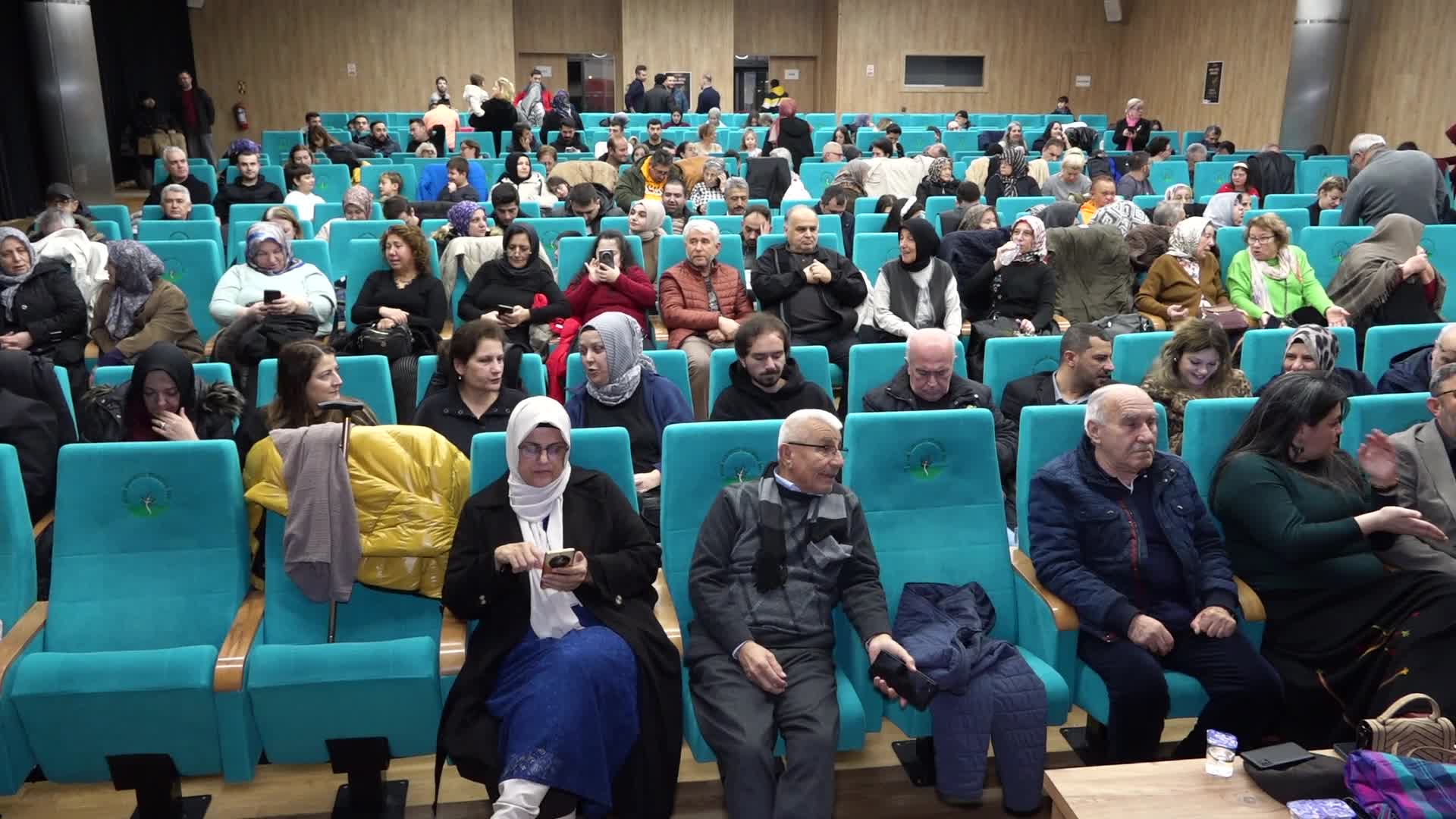 Osmangazi'de "Miras Değil Mübarek" oyununun ikinci gösterimi yapıldı