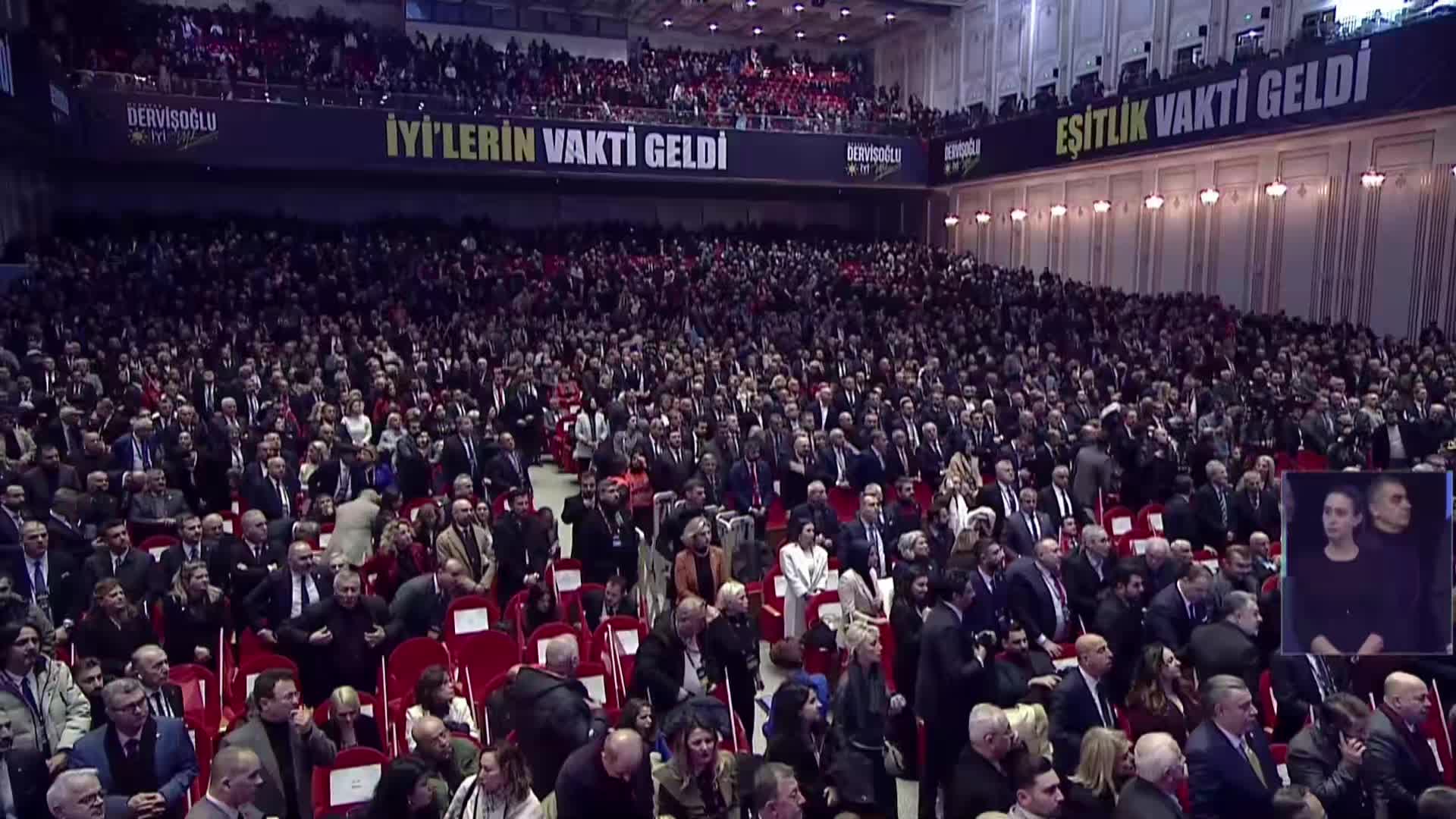 İYİ Parti’nin 4’üncü Olağan Kurultayı… Dervişoğlu, oylamaya katılan delegelerin tümünün oyuyla yeniden Genel Başkan seçildi