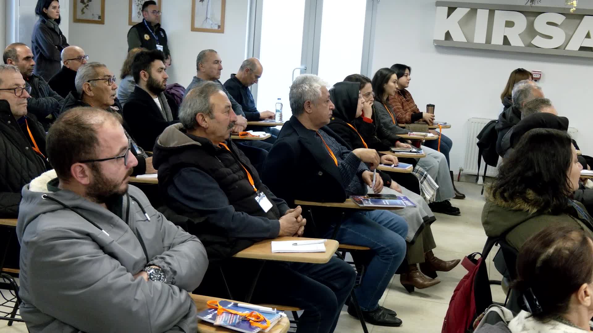 Ankara Büyükşehir Belediyesi’nden meyve ağaçlarının gelişimine destek