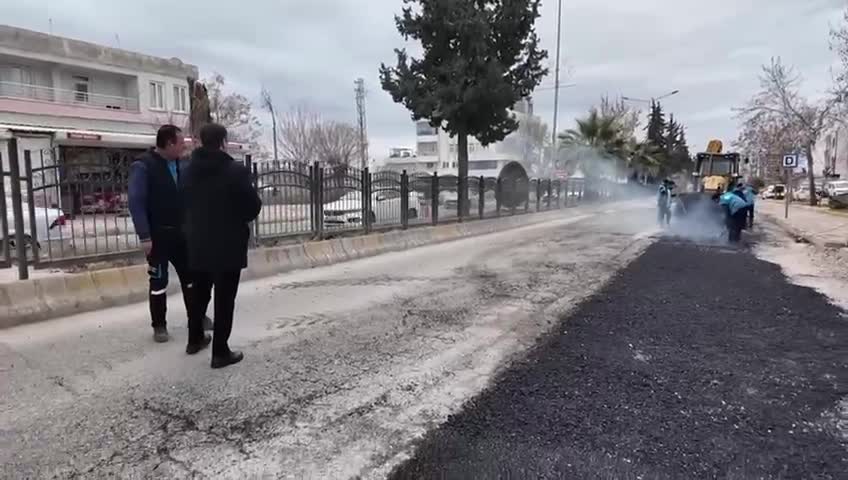 Adıyaman Belediye Başkanı Tutdere, Sakarya Caddesi’ndeki yol iyileştirme çalışmalarını inceledi