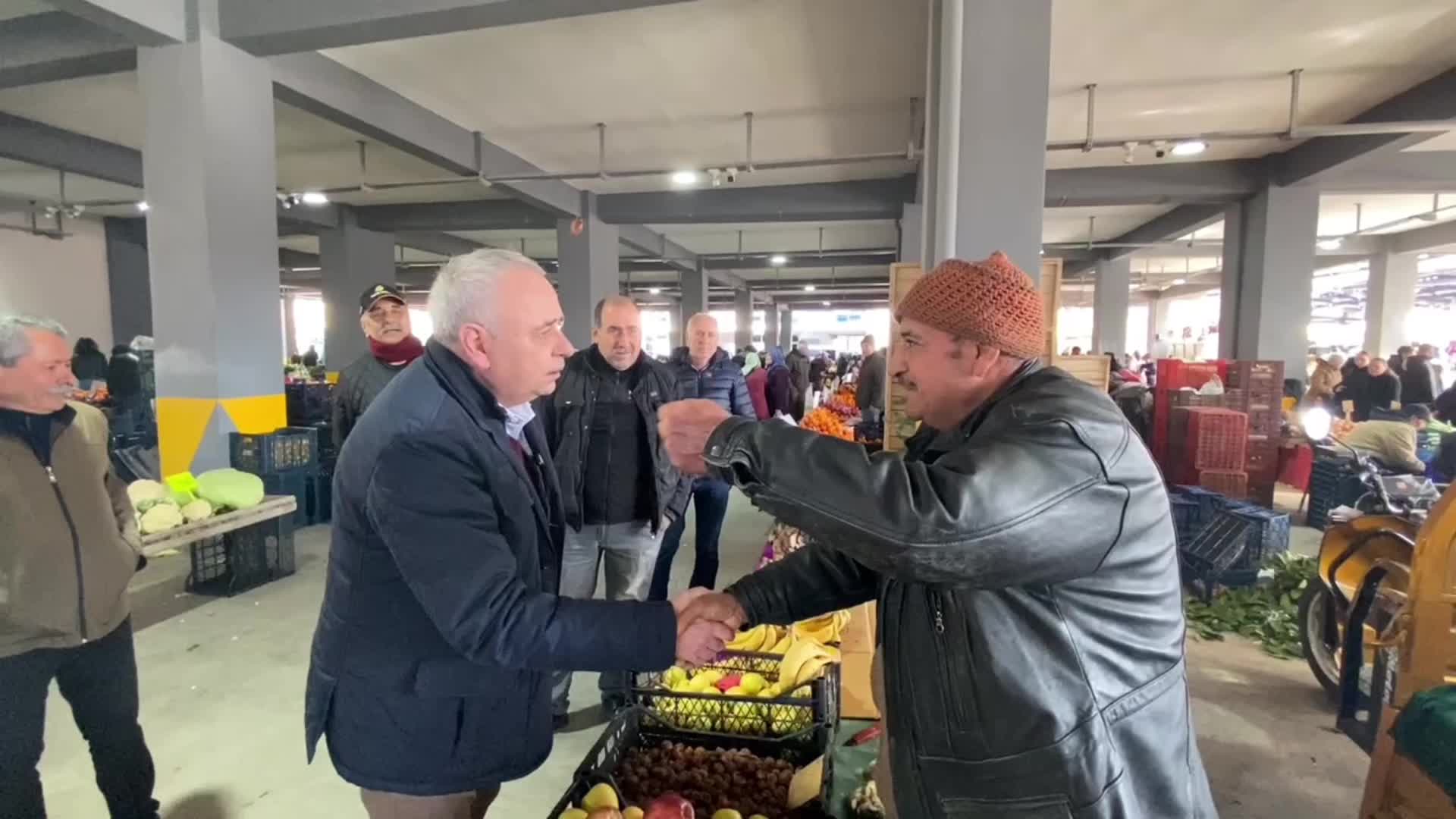 CHP'li Bakırlıoğlu, "70 yaşındaki emeklinin pazarda çalışmak zorunda kaldığı bir düzen ekonomik çöküştür"