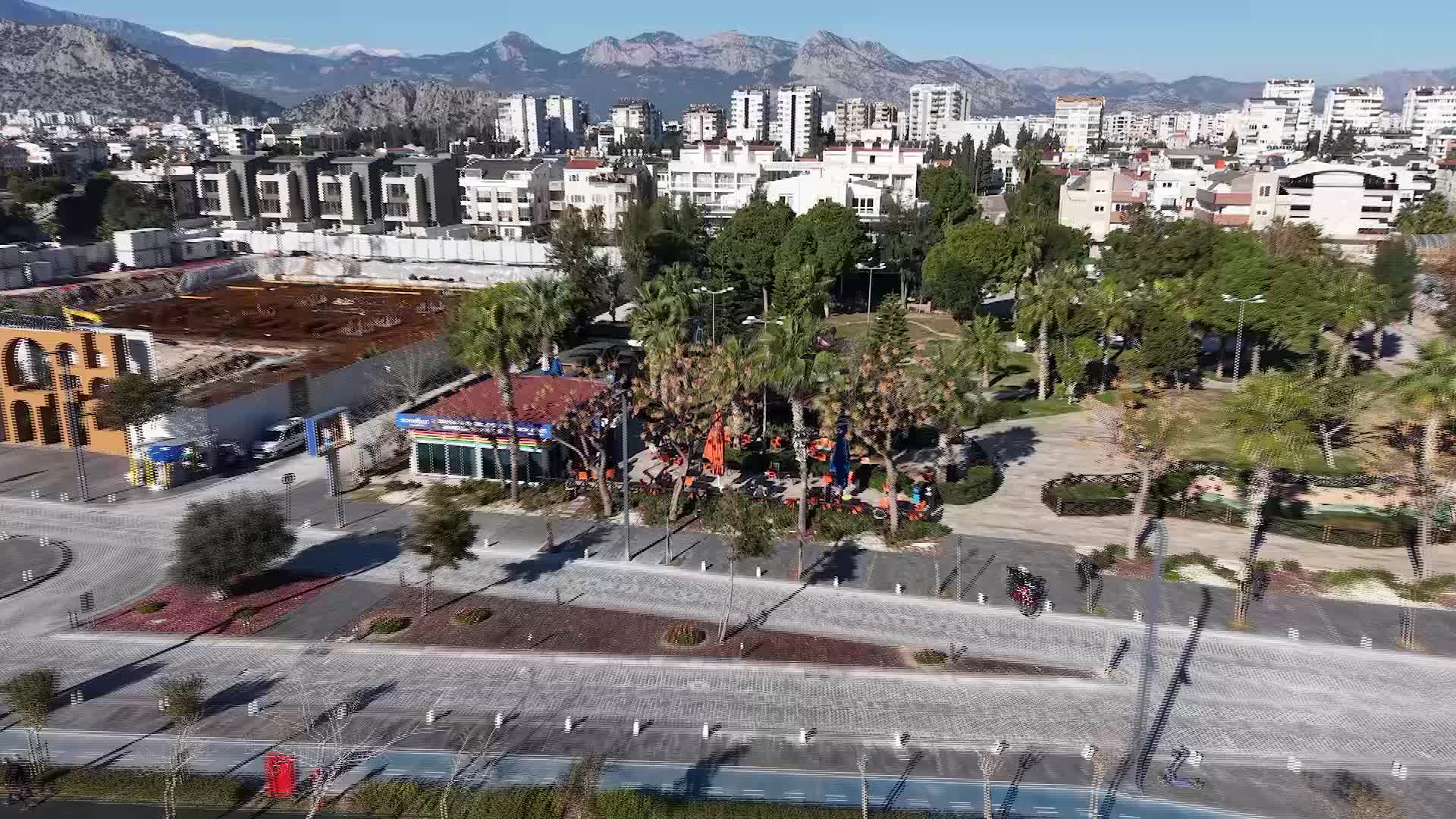 Konyaaltı Belediyesi, emekliler için sosyal destek ağını genişletiyor