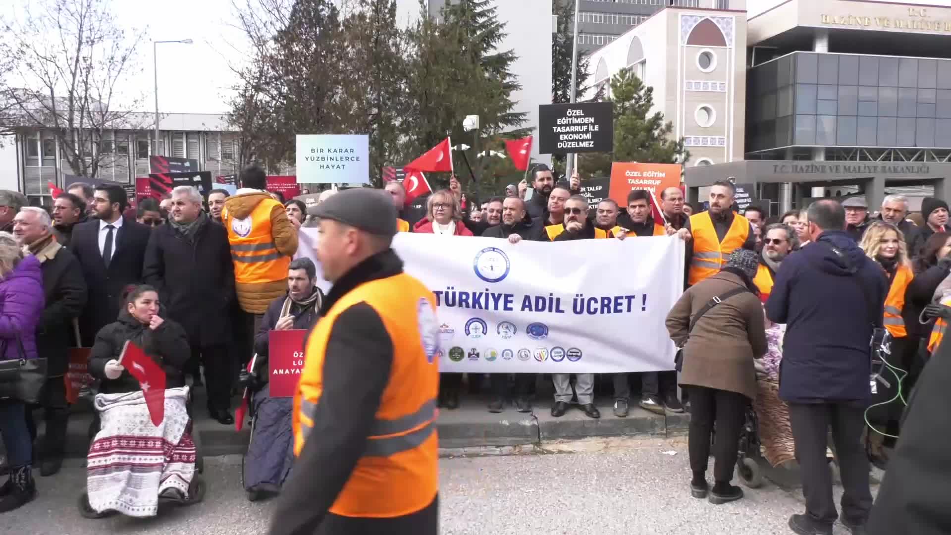 Özel Özel Eğitim Konfederasyonu Genel Başkanı Kılıç Cumhurbaşkanı Erdoğan’a seslendi: “Artık bu yükü taşıyamıyoruz. Bu yükün altında kaldık"