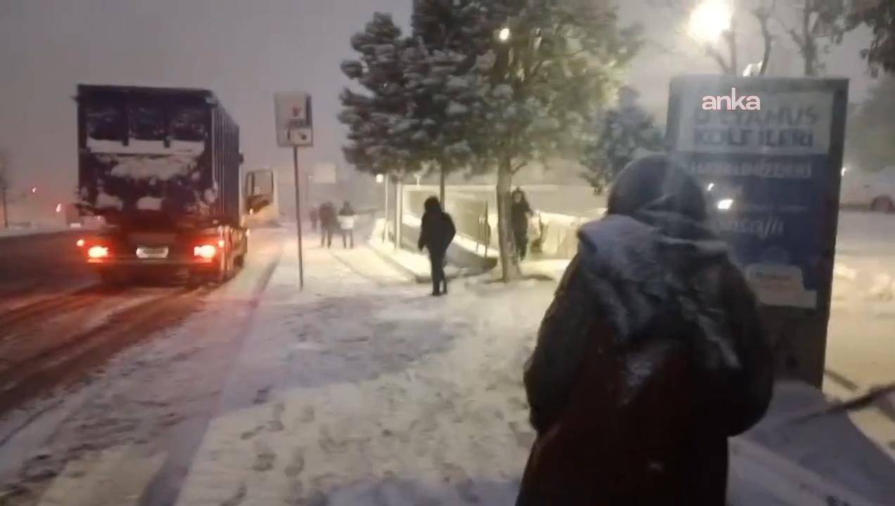 İstanbul Valiliği: Ağır tonajlı kamyonların trafiğe çıkış yasağı 16.00 itibarıyla sona erecek