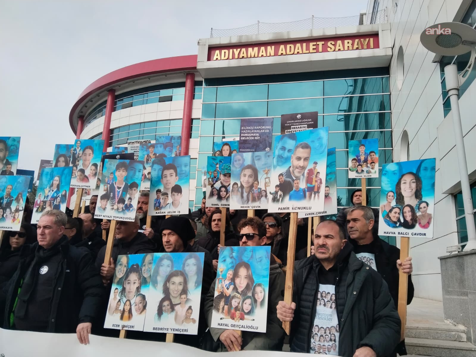 İsias Otel kamu görevlileri davası... Mağdur ailelerden mahkemeye: "Her şey ortada, sizin evladınız veya eşiniz olsaydı 'bilinçli taksir' mi isterdiniz"