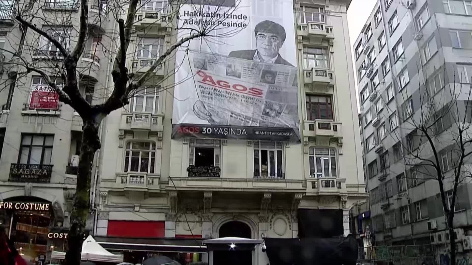 Hrant Dink, katledilişinin 19’uncu yıl dönümünde vurulduğu yerde anıldı: “Türkiye’de basın üzerindeki baskılar artarak devam ediyor”