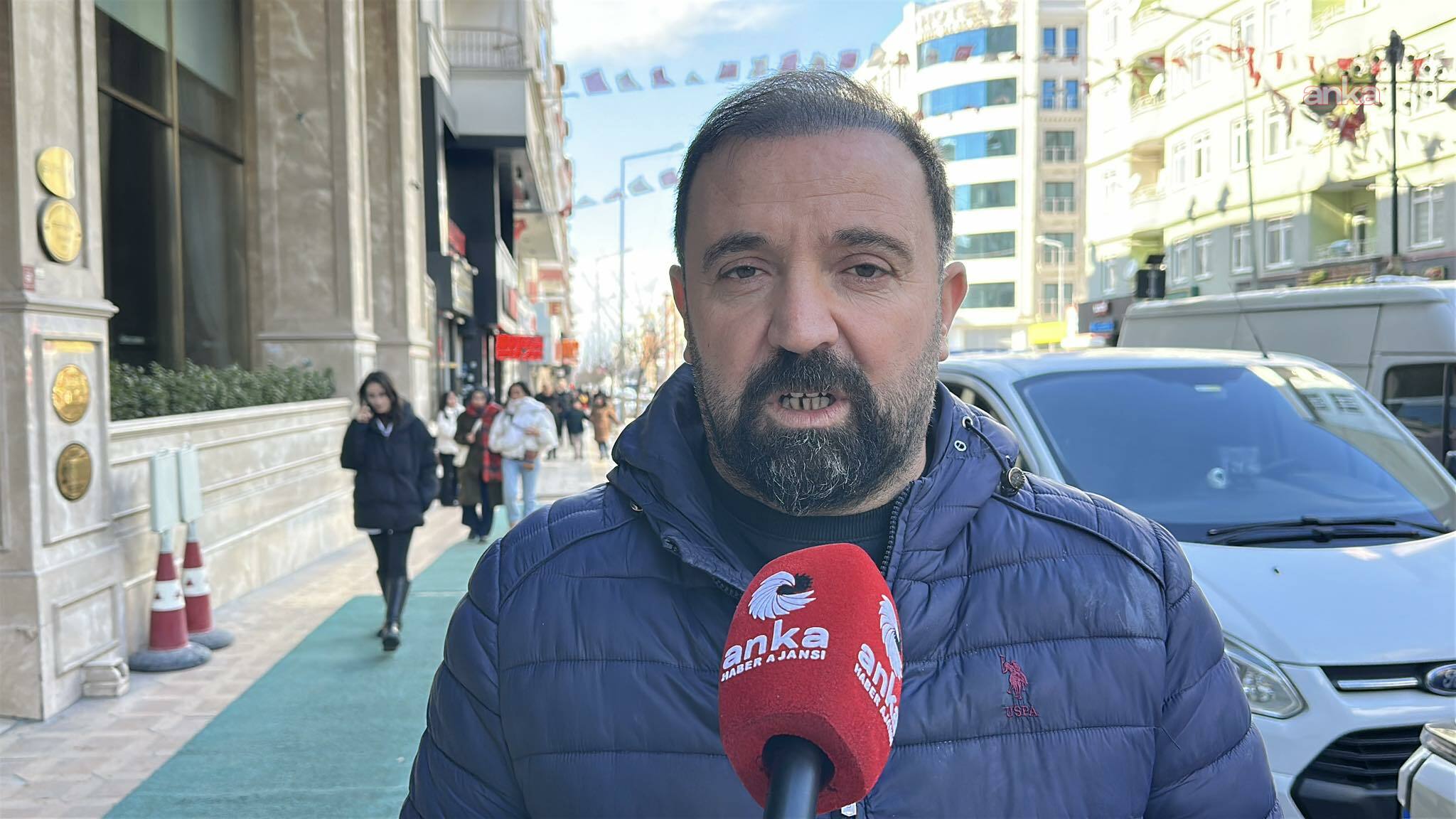 En düşük emekli aylıklarına yapılanması planlanan bin liralık artış... Vanlı emekli: "Bir çay içeceğim, para bulamıyorum"