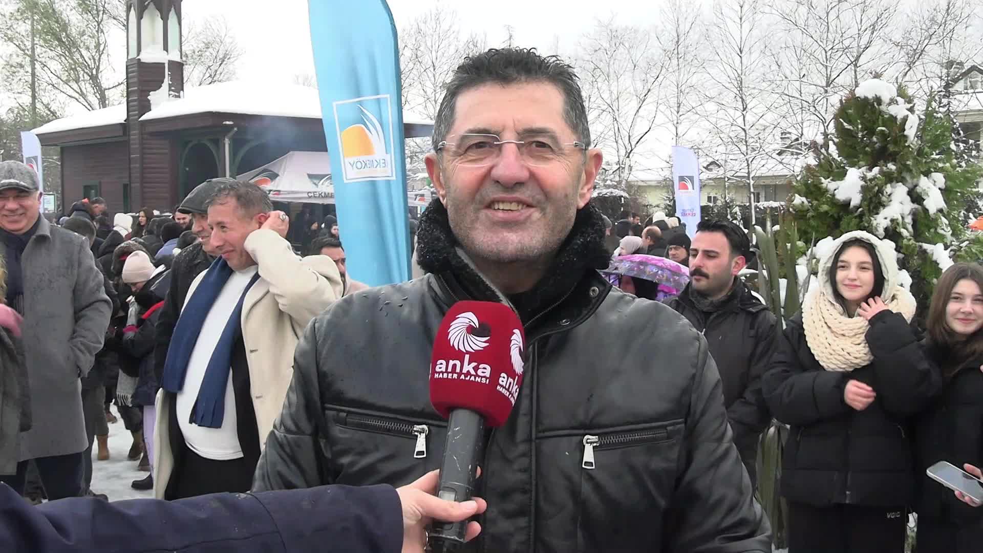 Çekmeköy'de kar şenliğinde horon, halay ve sucuk ekmek keyfi