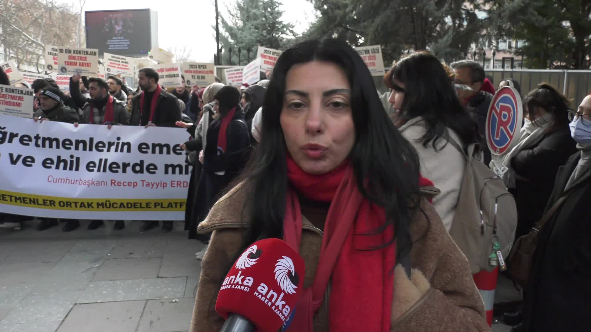 Öğretmenler MHP Genel Merkezinde... Platform üyesi: "Bahçeli'ye teşekkürlerimizi iletiyoruz ve sözünün yerde kalmamasını temenni ediyoruz"