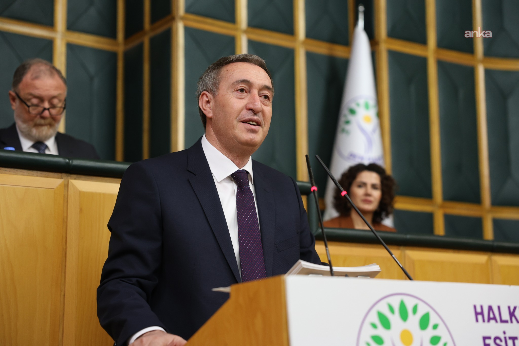DEM Parti Eş Genel Başkanı Tuncer Bakırhan: İktidarın Suriye'de sürdürdüğü politika, Kürt halkının onurunu zedeleyen bir çizgidir