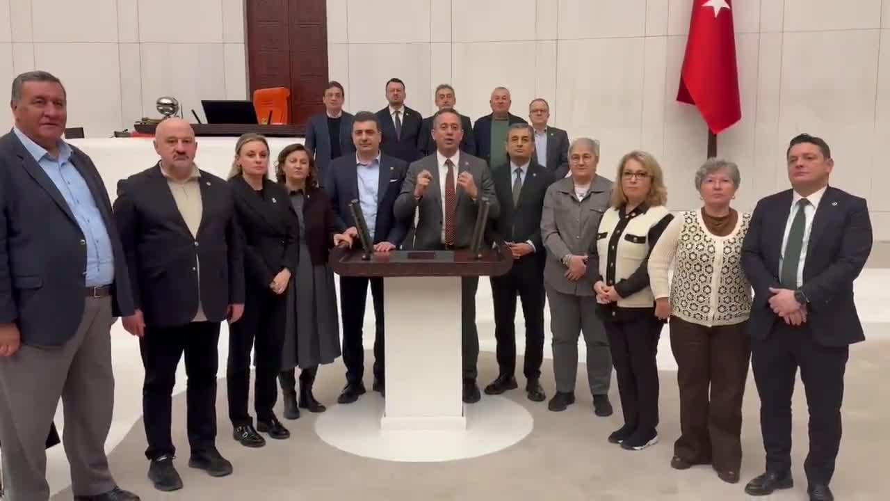 CHP'nin "Meclis'i terk etmeme" eylemi 12'nci gününde... Başarır: Milletvekilleri yarın milyonlarca emekli için oy kullanacak