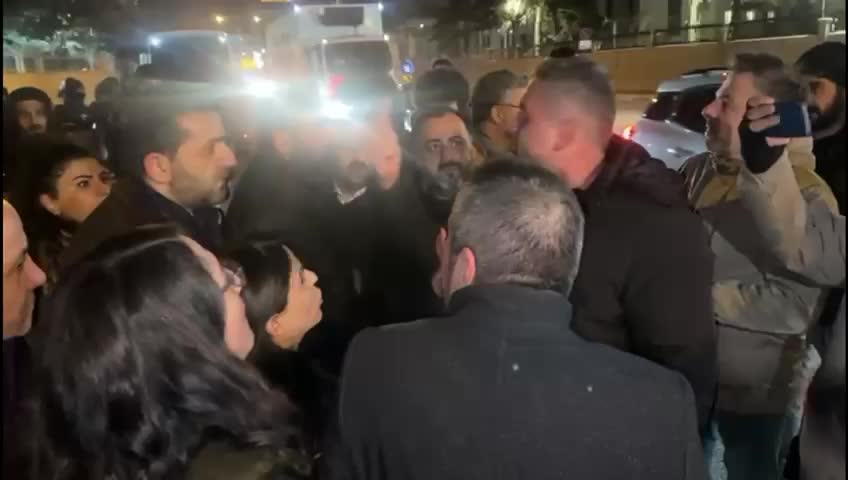 Van'daki protestolarda gözaltına alınan Abdullah Zeydan ve 10 kişi serbest bırakıldı