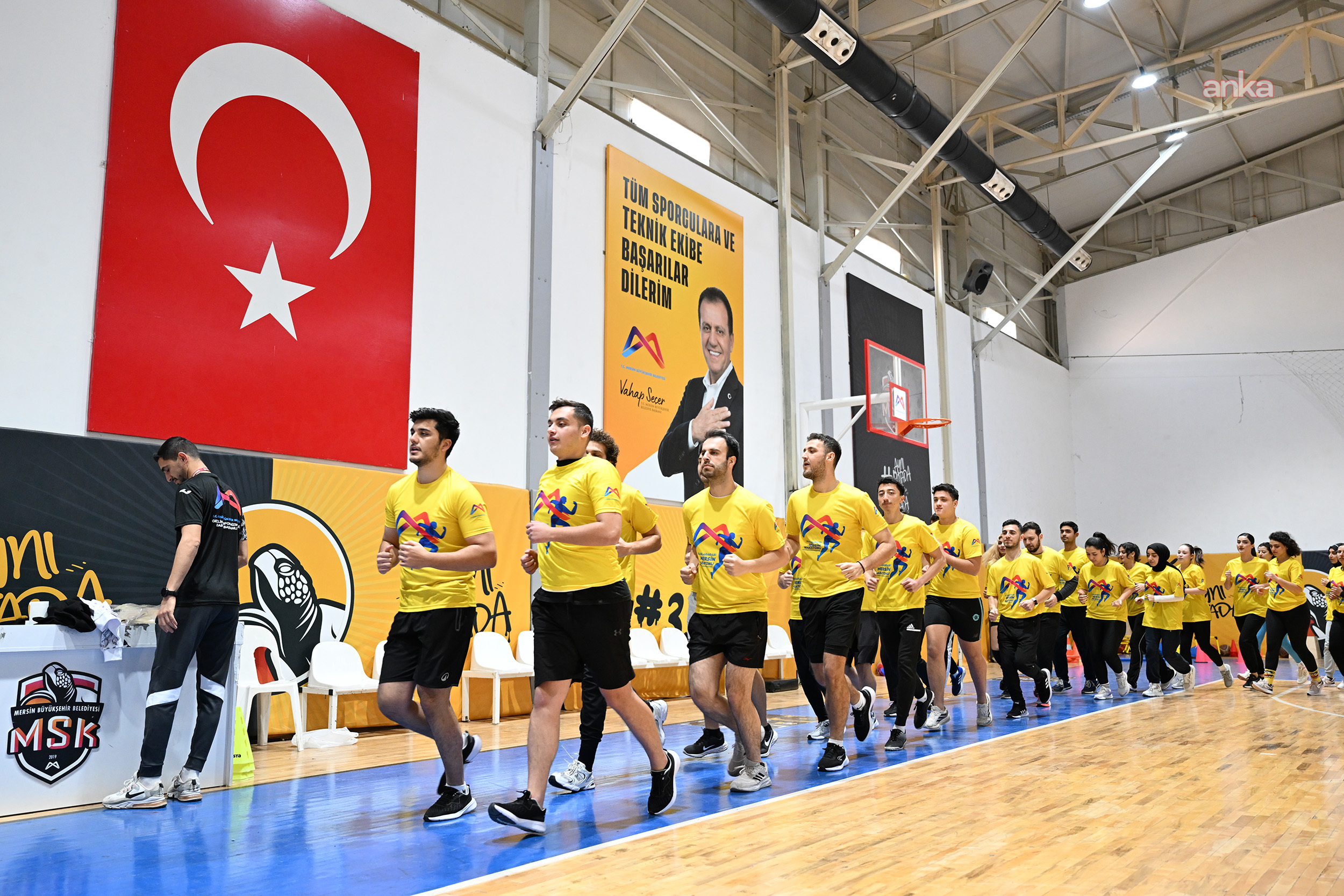 Mersin Büyükşehir Belediyesi fiziki yeterlilik kursuyla gençlerin yanında
