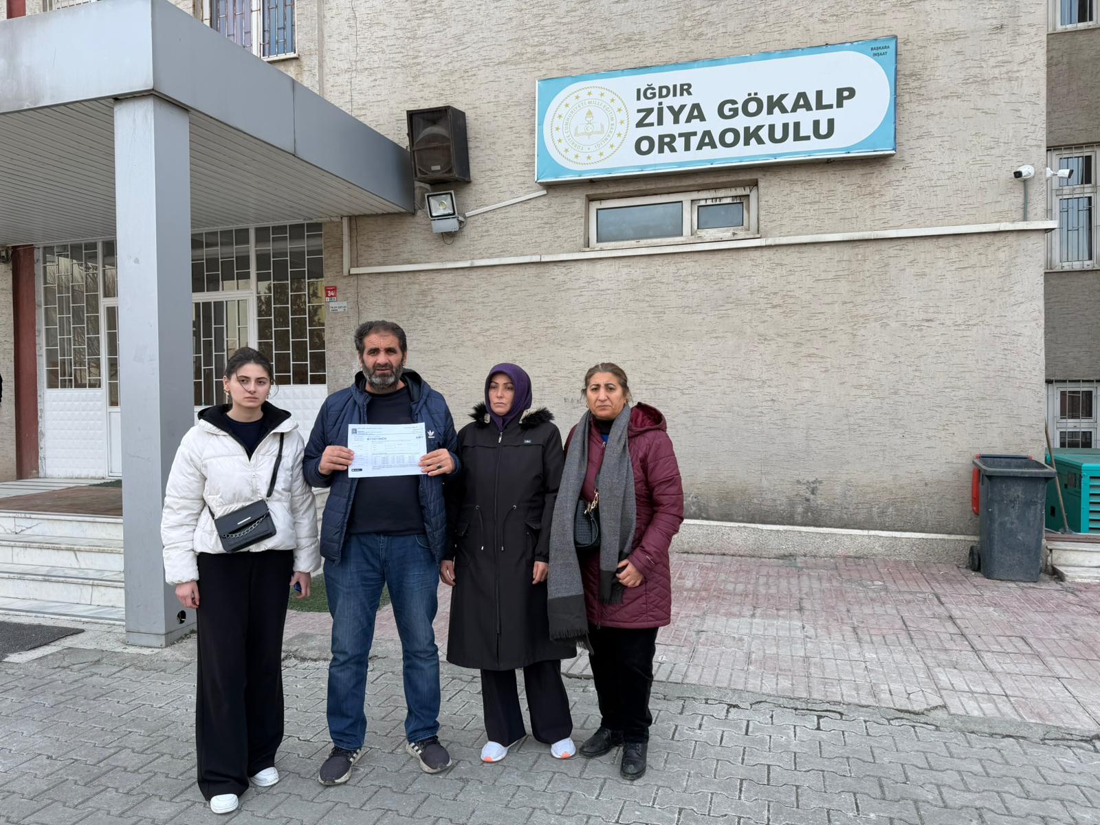 Iğdır’da trafik kazasında ölen Aysima’nın karnesi ailesine verildi... Abla Ezgi Dokak: "Aysima'nın yarım kalan hayalleri için adalet istiyoruz"