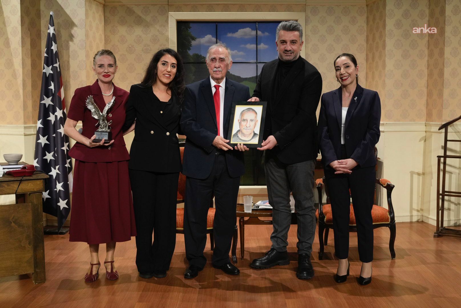 "Olaylar Çok Büyük" adlı tiyatro oyunu, Kartal'da seyirciyle buluştu