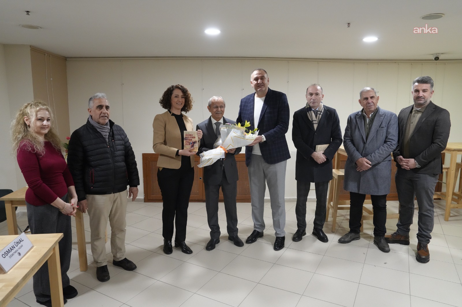 Eğitimci-yazar Osman Ünal Kartallı okurlarıyla buluştu