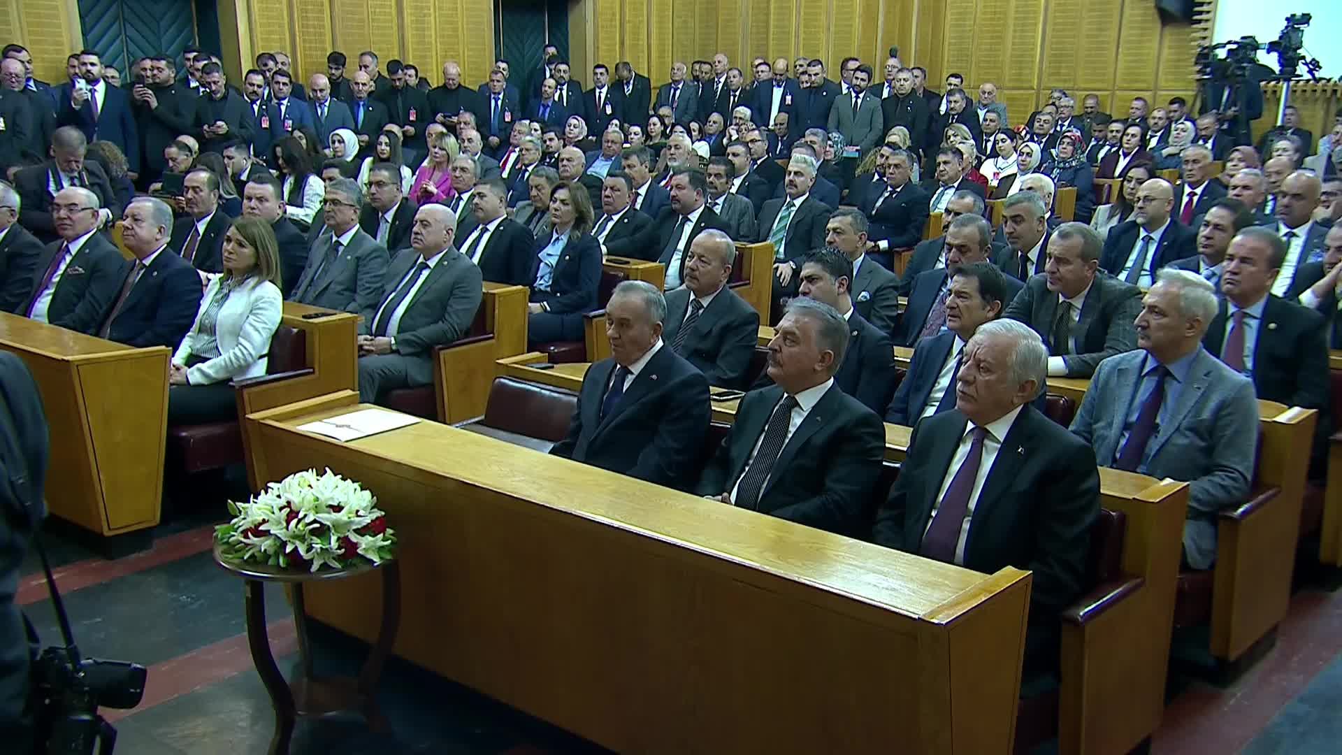 MHP grup toplantısı... Bahçeli'den Özgür Özel'in emekli aylıklarıyla ilgili açıklamasına yanıt: "Sizin önergenize destek olmayız"