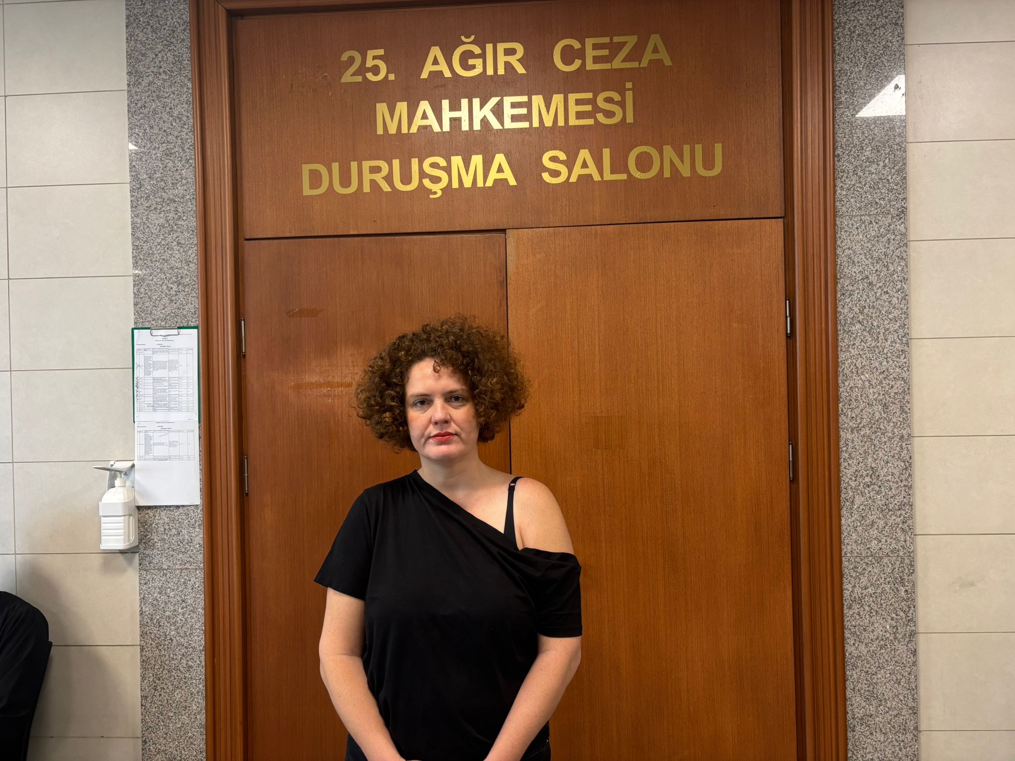 Gazeteci Elif Akgül, "örgüt üyeliği" suçlamasından beraat etti
