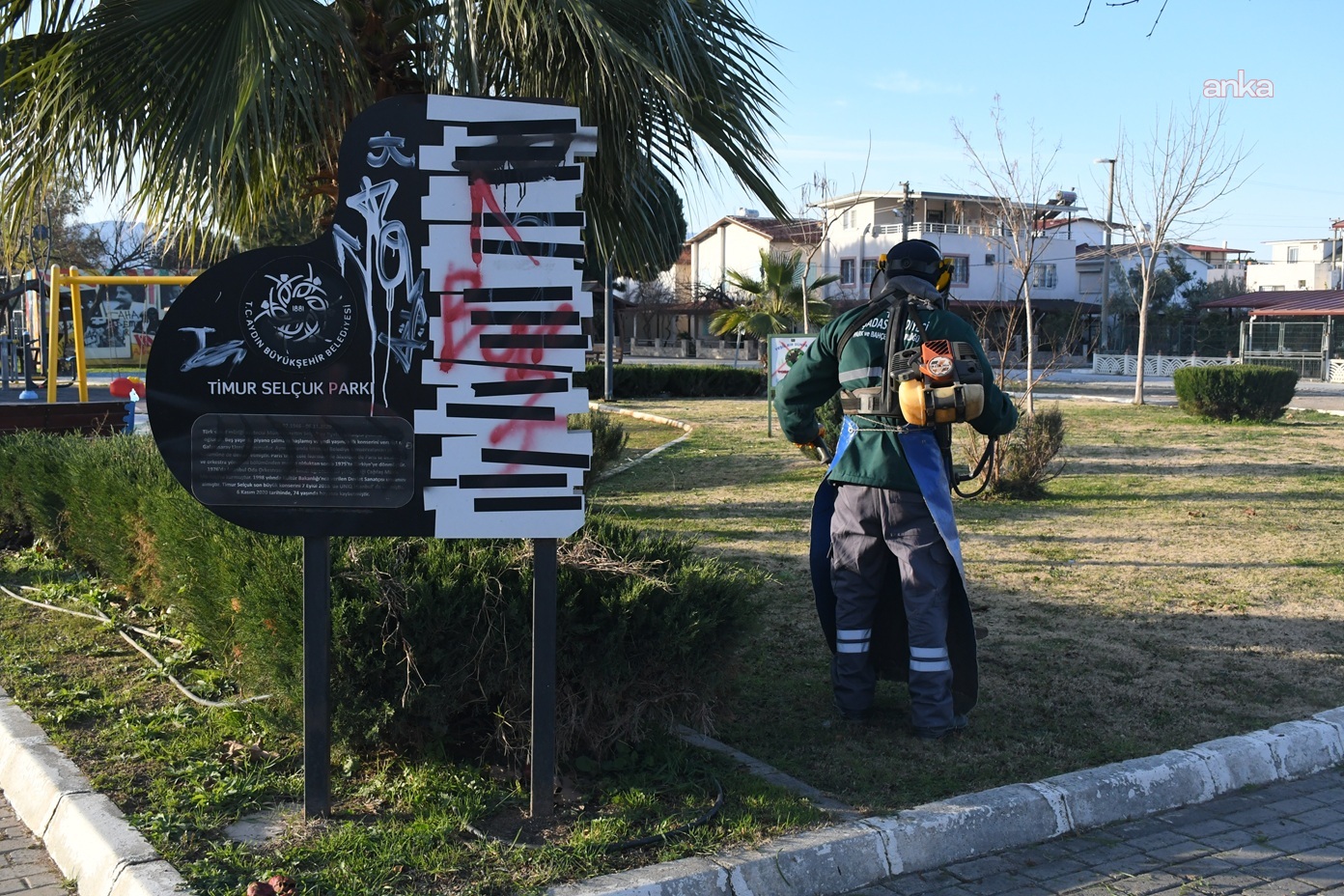 Kuşadası Belediyesi, kentte kış bakım çalışmalarına başladı