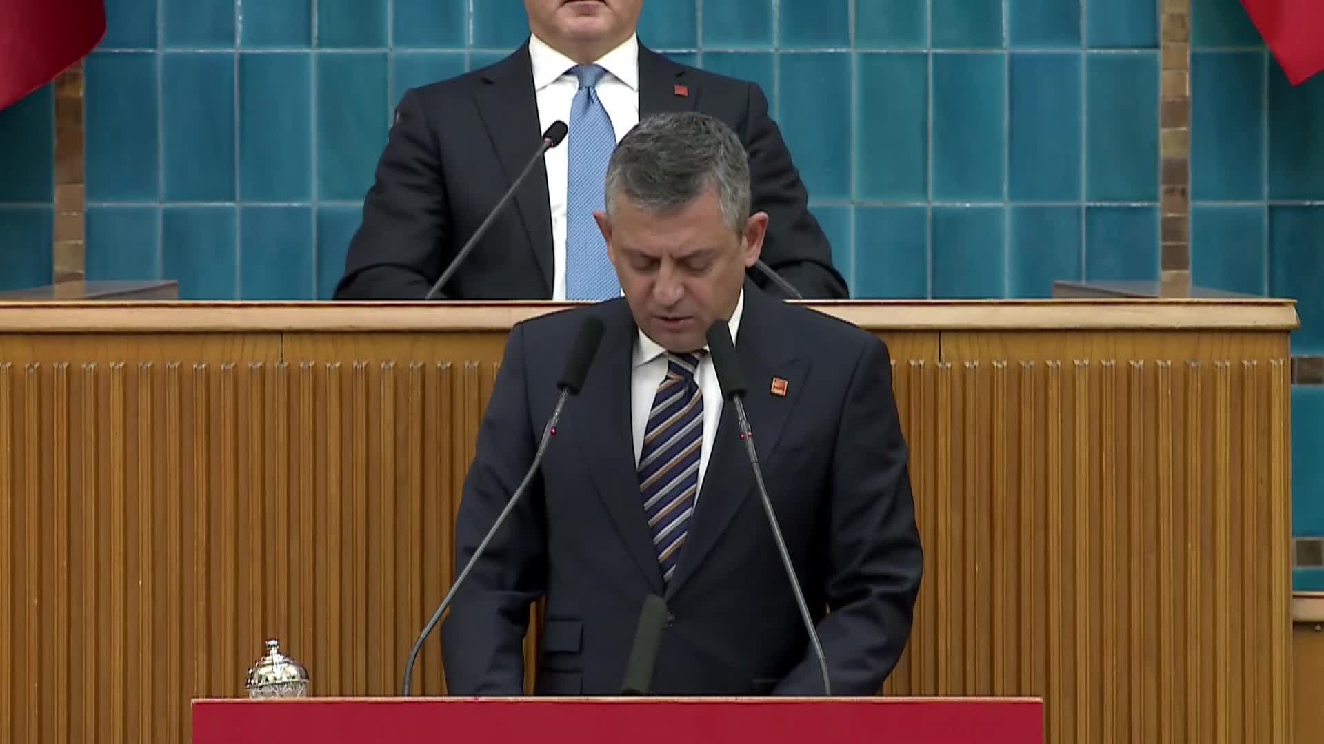 CHP Grup toplantısı... Özgür Özel: İBB'nin AK Parti'de olduğu dönemde 827 araç kurum dışına tahsis edilmiş, 59'u AK Parti İl Başkanlığı'na