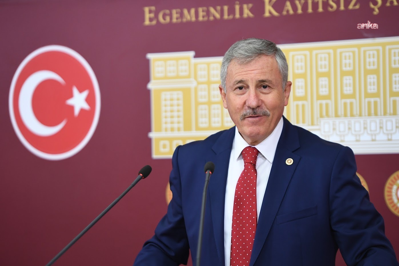 Selçuk Özdağ, Cumhurbaşkanı Yardımcısı Yılmaz'a Diyanet İşleri Başkanlığı'nın müşavirler toplantısını Medine'de lüks bir otelde yaptığı iddiasını sordu