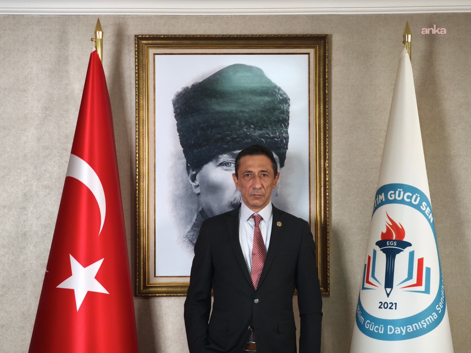 Eğitim ve Bilim Gücü Dayanışma Sendikası Genel Başkanı Özat: "Akademideki öğretmenler barınma, geçim ve askerlik tecili belirsizliği yaşıyor"
