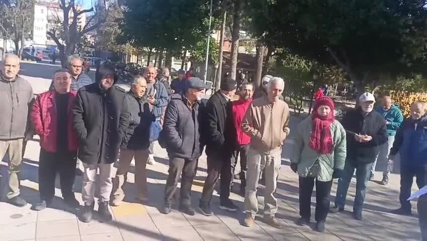 Ortaca'da emekliler eylemlerine devam ediyor: "Evler soğuk, tencereler boş ama artık yeter"