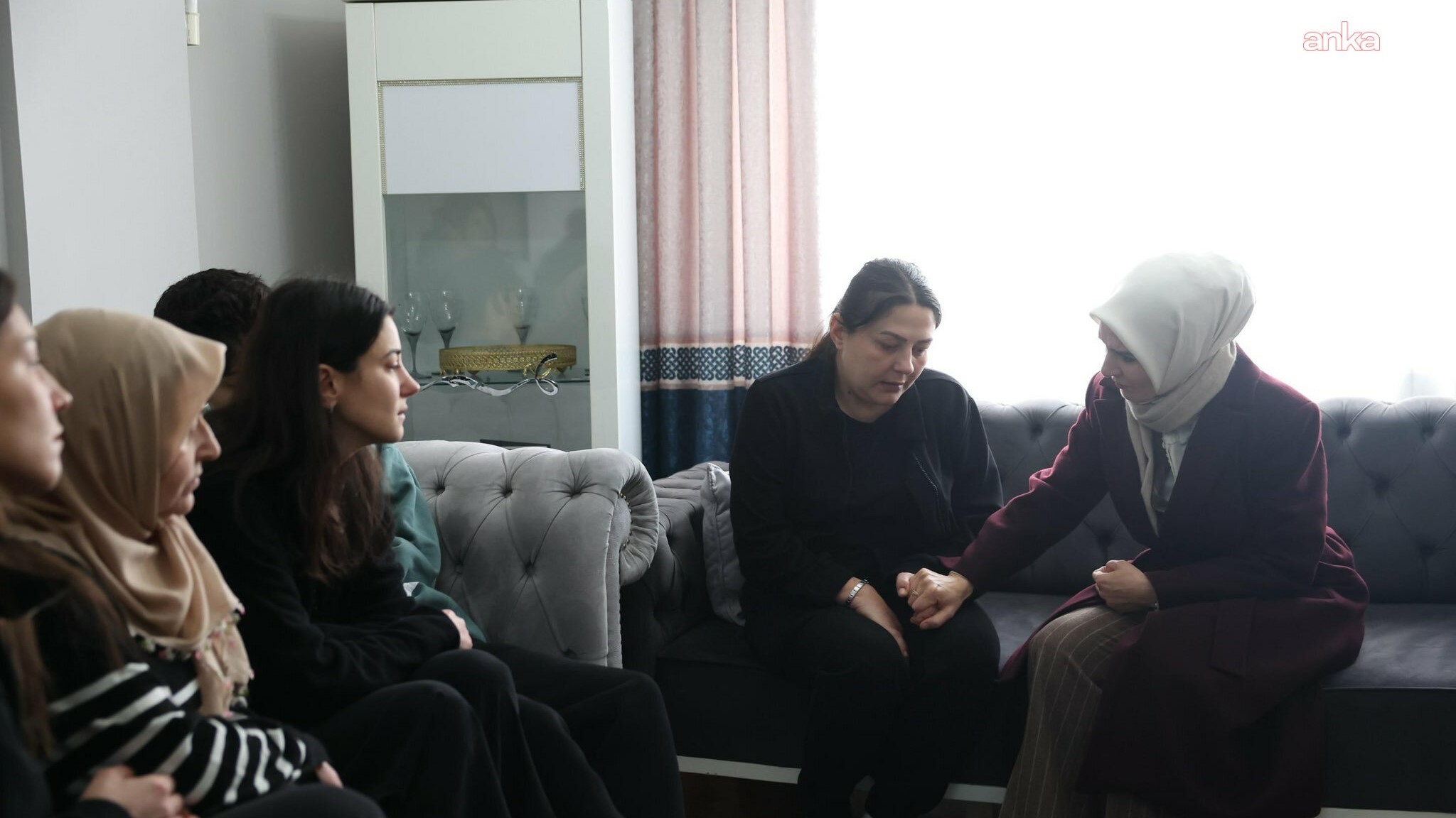 Aile Bakanı Göktaş, Atlas Çağlayan'ın ailesine taziyede bulundu
