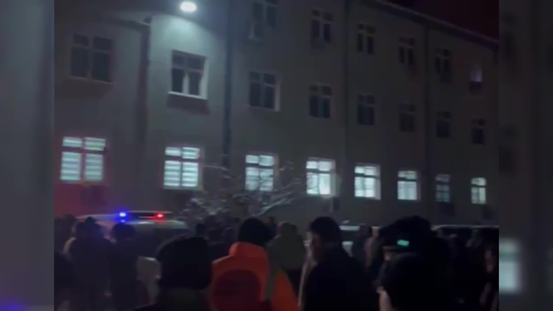Ardanuç'ta şarampole yuvarlanan otomobildeki 1 kişi öldü, 1 kişi yaralandı