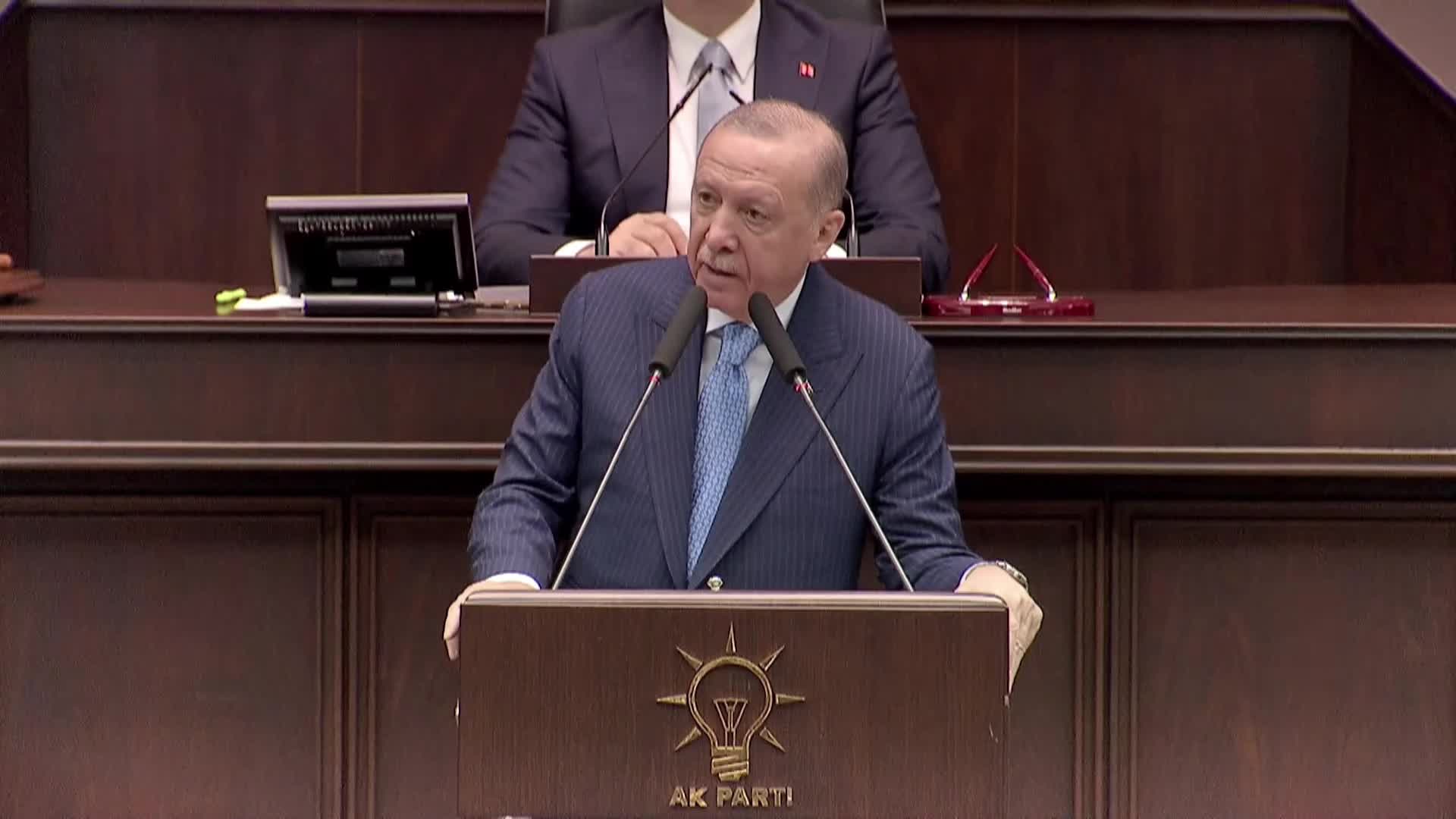 AK Parti Grup Toplantısı... Cumhurbaşkanı Erdoğan: Kimse benim Kürt kardeşimin iradesini ipotek altına alamaz, Kürtlerin tek temsilcisiymiş gibi konuşamaz