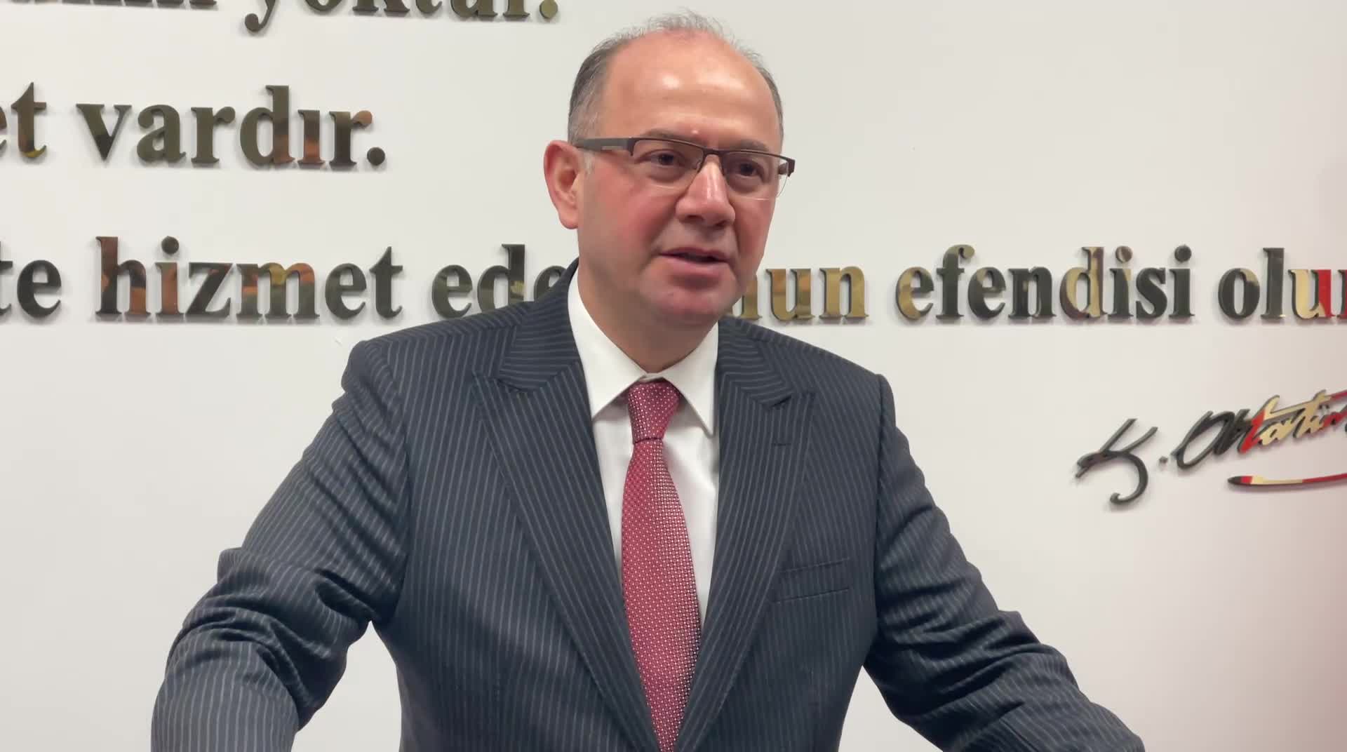Osmaniye Valisi Serdengeçti göreve başladı: "İlimizin sahip olduğu potansiyelin; doğru zamanda, yerde ve sağduyuyla desteklendiğinde kalıcı kazanımlara dönüşeceğine dair inancımız tam"