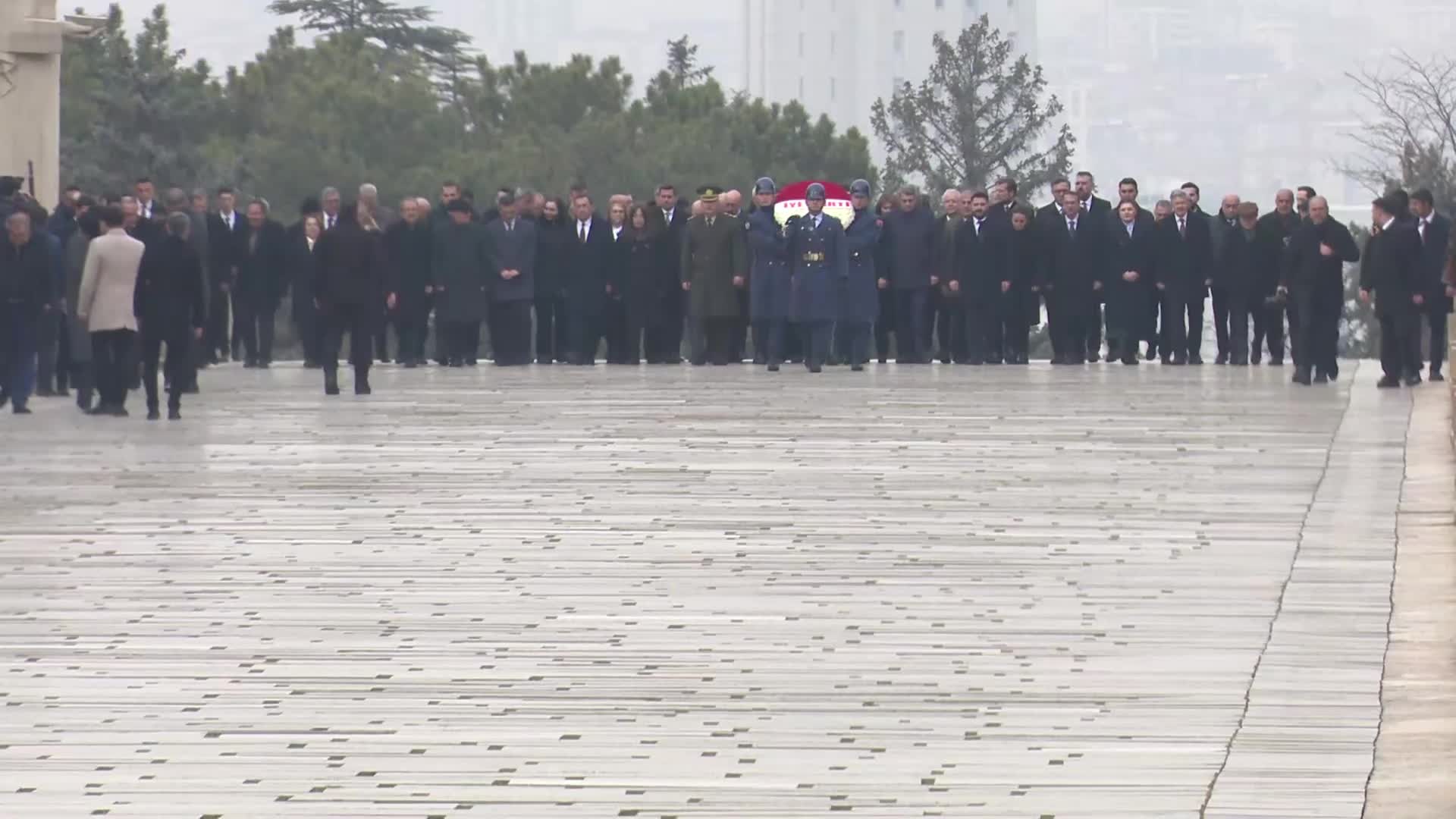 Dervişoğlu, yeni GİK üyeleriyle Anıtkabir'i ziyaret etti: Yürüdüğümüz yol, milletimize gösterdiğiniz medeniyet yoludur