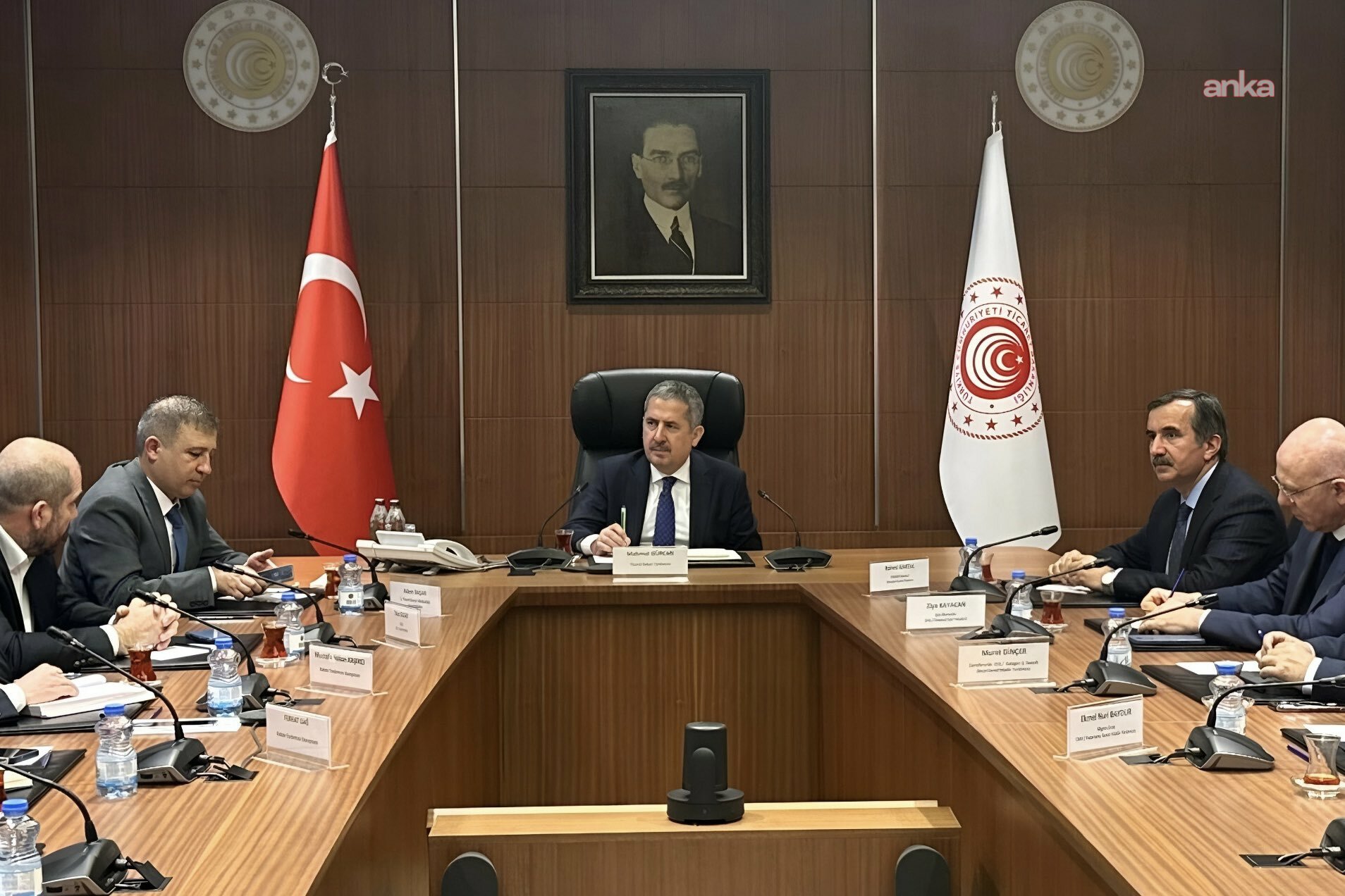 Ticaret Bakanlığı'nda Ramazan öncesi zincir market toplantısı