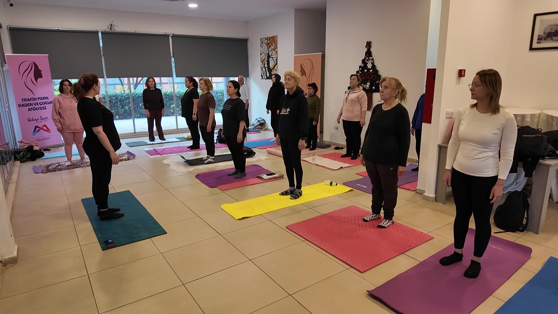 Mersinli kadınlar, Büyükşehir Belediyesi’nin eğitimleri ile nefes ve hareketin gücünü keşfediyor