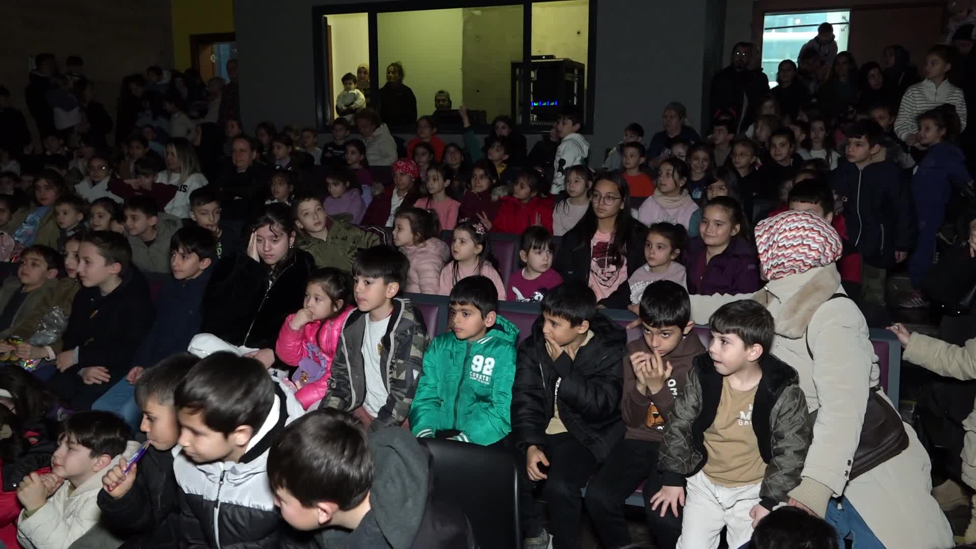 Osmangazi Belediyesi, yarıyıl tatilinde çocukları Karagöz oyunu ile buluşturdu