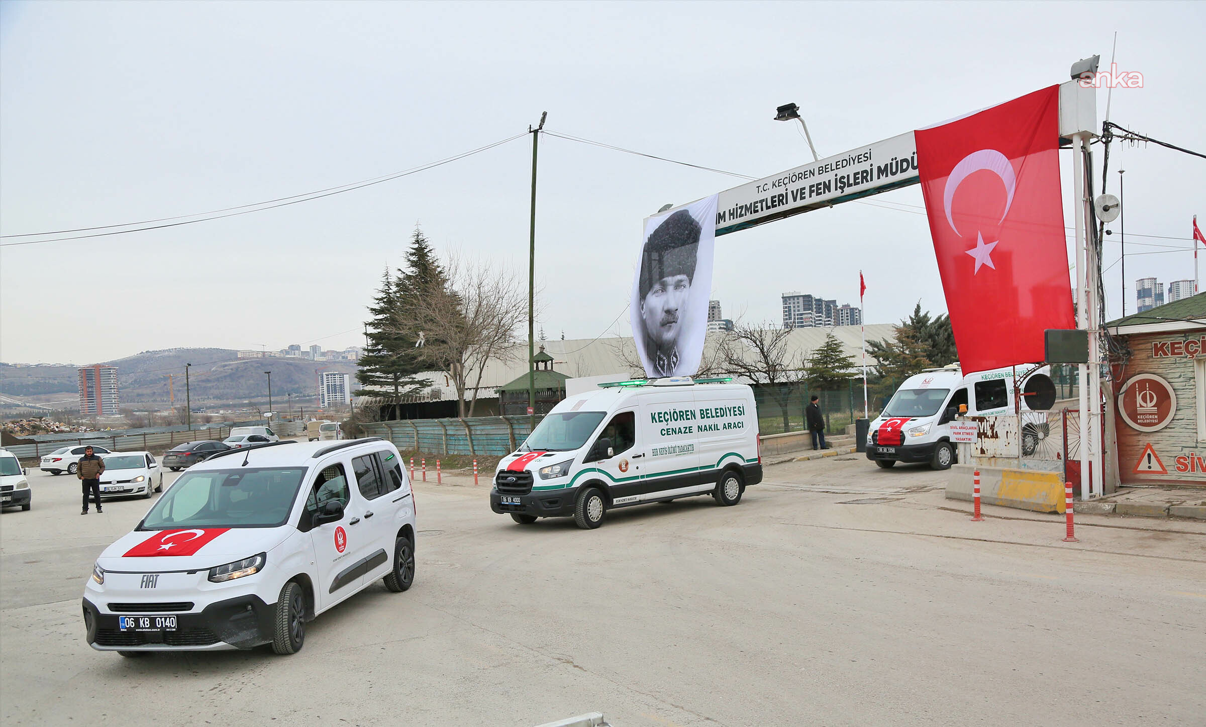 Keçiören Belediyesi'nden Türk bayrağına yönelik saldırıya konvoylu tepki