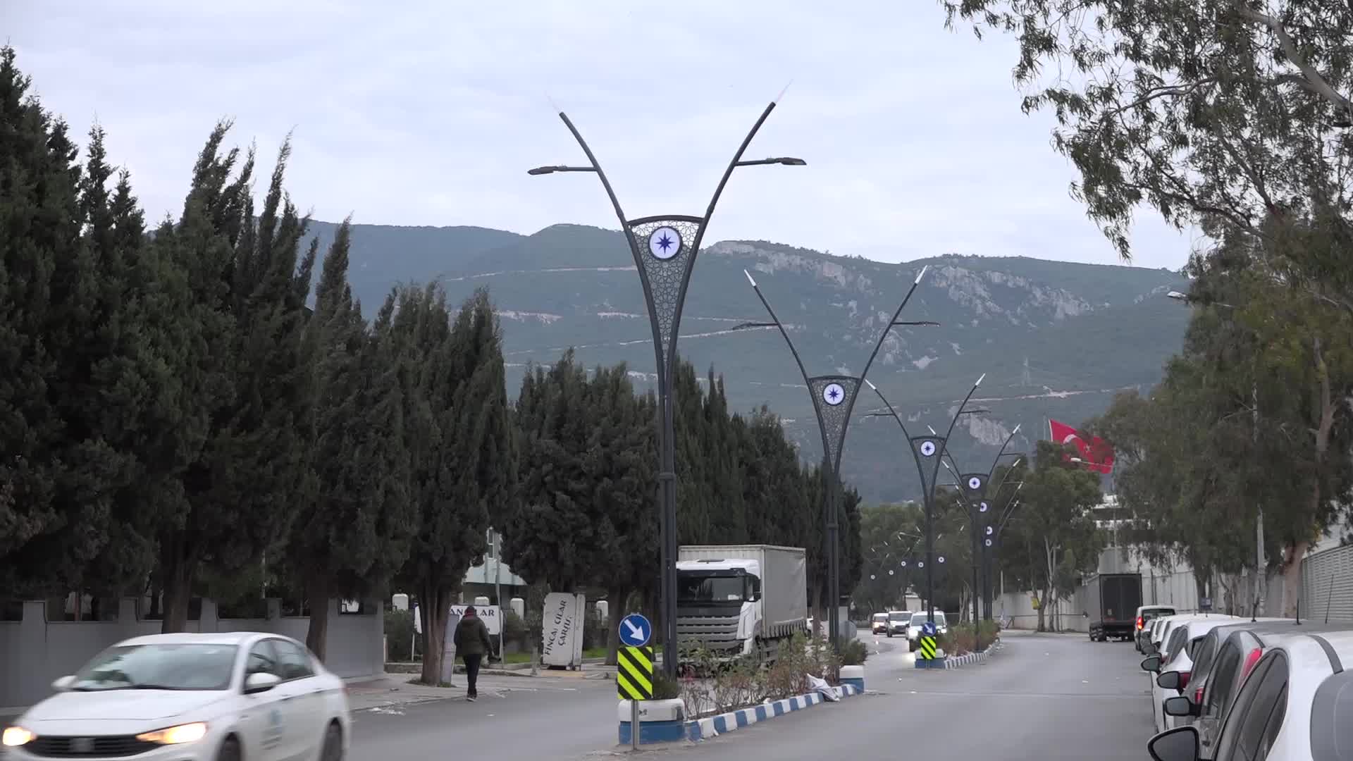 Bornova Belediye Başkanı Eşki: “Bornova’nın en yoğun güzergâhlarından birini çağdaş bir kent aksına dönüştürdük”