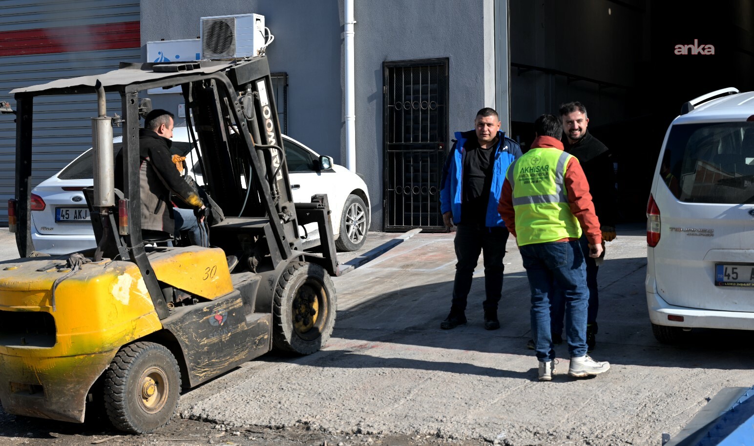Manisa Büyükşehir Belediyesi, Karaosmanoğlu Sanayi Sitesi’nde altyapı çalışmalarını sürdürüyor