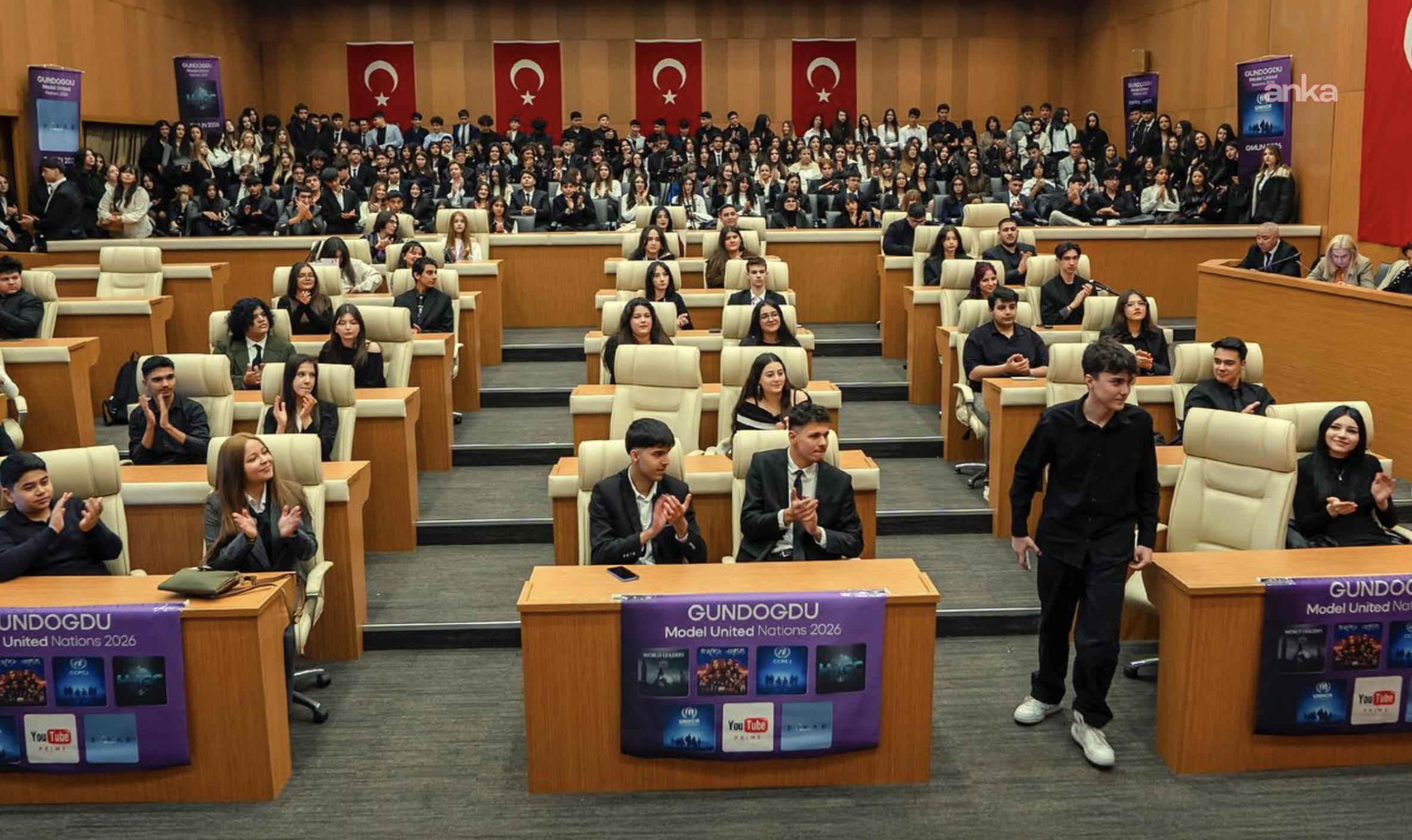 Çocuklar, Birleşmiş Milletler’i yönetirse… “G-MUN 2026” Adana’da düzenlendi