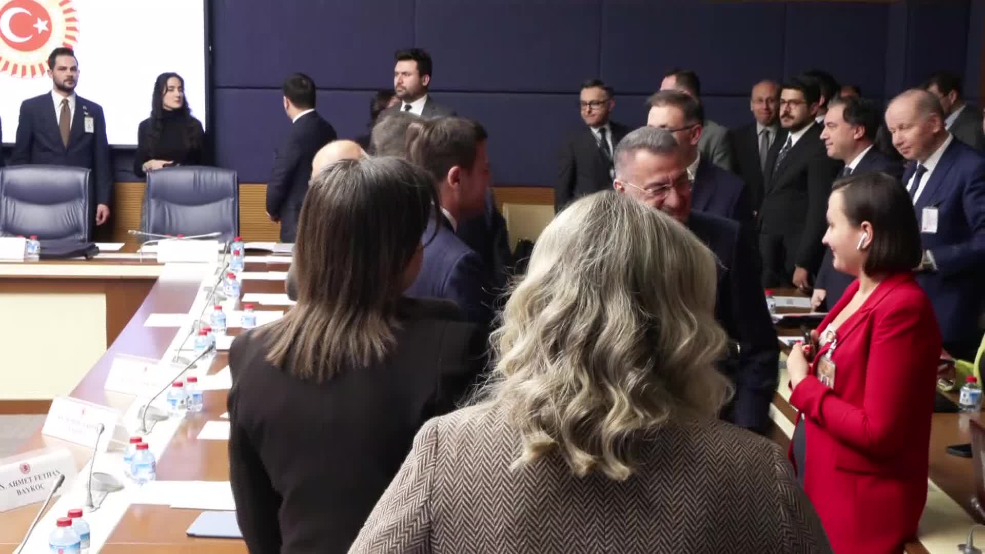 TBMM Dışişleri Komisyonu... Oktay: Suriye'nin toprak bütünlüğünün ve egemenliğinin korunması, terör örgütlerinden tamamen arındırılması elzemdir. Türkiye bu süreçte Suriye hükümetinin ve Suriye halkının yanında yer almaya devam edecektir