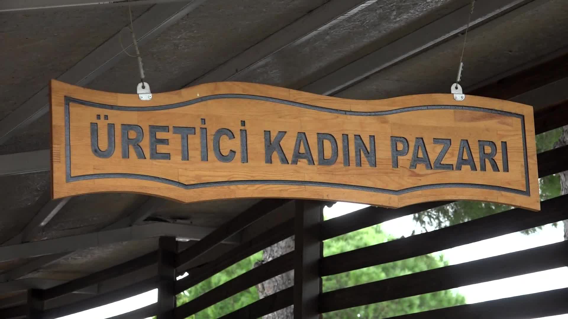 ÜRETİCİ KÖY PAZARI, BUCALI ÜRETİCİLERE NEFES ALDIRDI